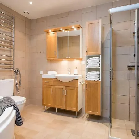 - Luxury 3 Bedroom, Sauna, Views Lägenhet Tallinn