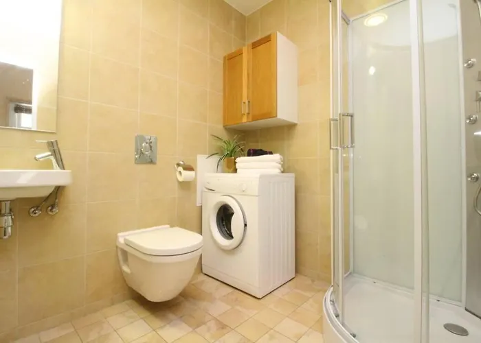 - Luxury 3 Bedroom, Sauna, Views